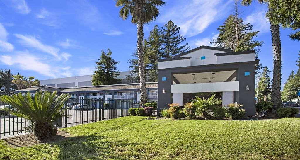 Surestay Plus Hotel By Best Western Sacramento North Екстер'єр фото